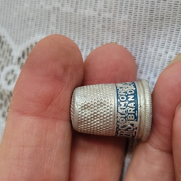 Lot of 5 Metal Vintage Thimbles - Picture 4 of 6